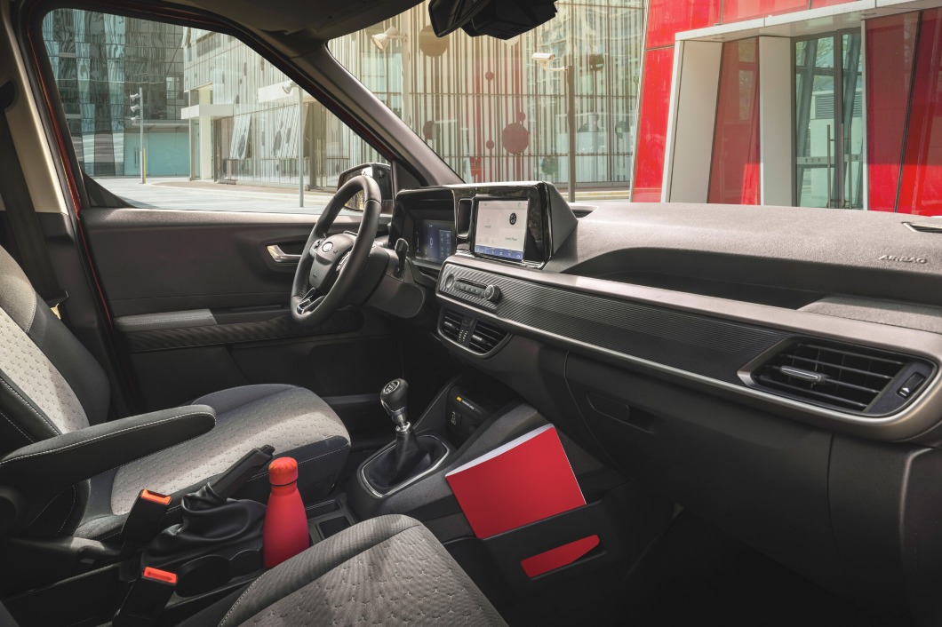 Ford Transit Courier interieur cabine